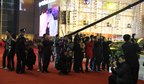 2010年12月06日 - 紅楓 - 隆力奇財富傳奇 QQ425050913 2010年12月06日 - 紅楓 - 隆力奇財富傳奇 QQ425050913