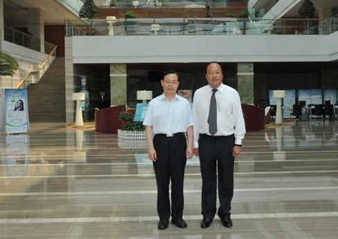 李金元董事長與致公黨中央常務副主席蔣作君先生合影 李金元董事長與致公黨中央常務副主席蔣作君先生合影